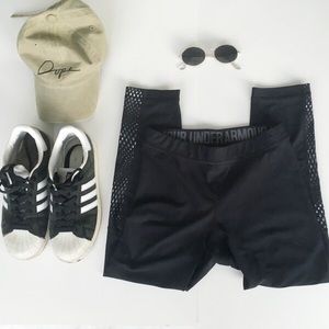 UNDER AMOUR BLACK CAPRI LEGGINGS DRI FIT